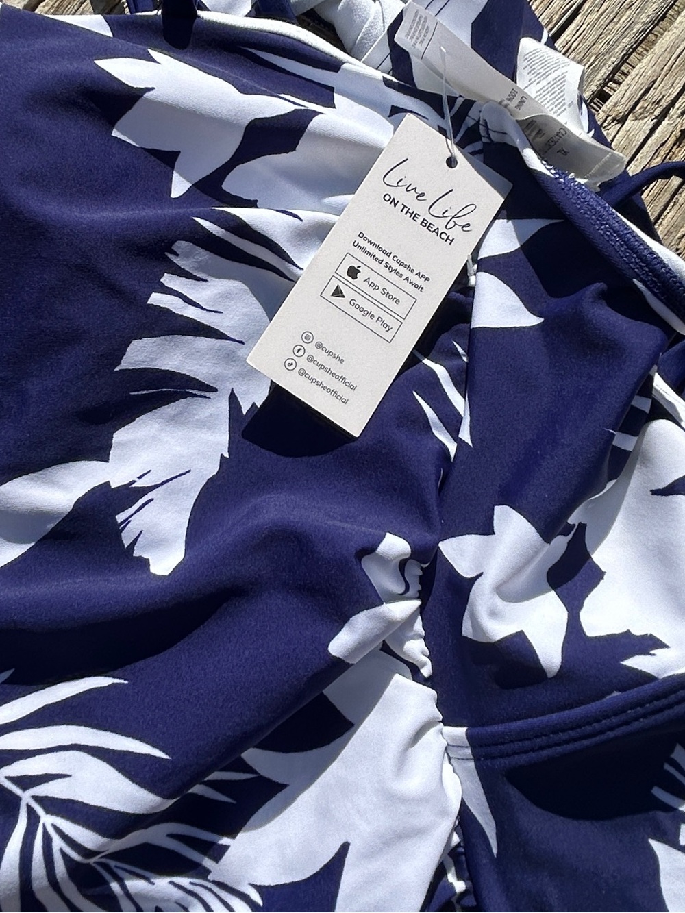 Cupshe One Piece Swimsuit Women XL Blue White Floral Tropical Shelf Bra NWT - Picture 5 of 6